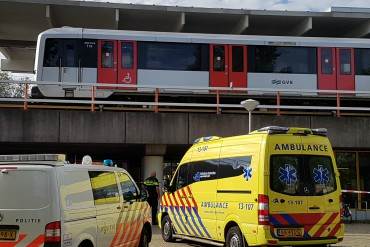 Metrostation Zuid-Oost met politie en ambulance te plaatse